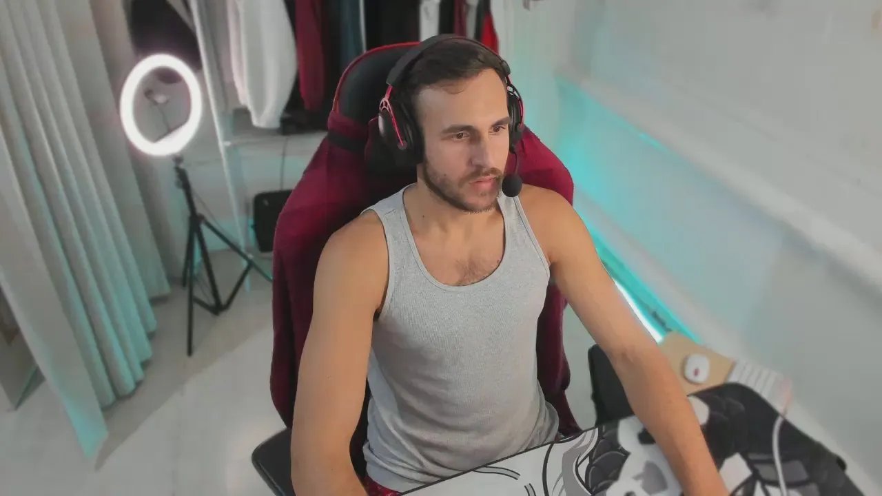 Nikita_petrov on Cam4 